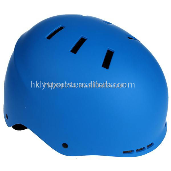 Casque de protection pour adultes à utiliser pour le skateboard