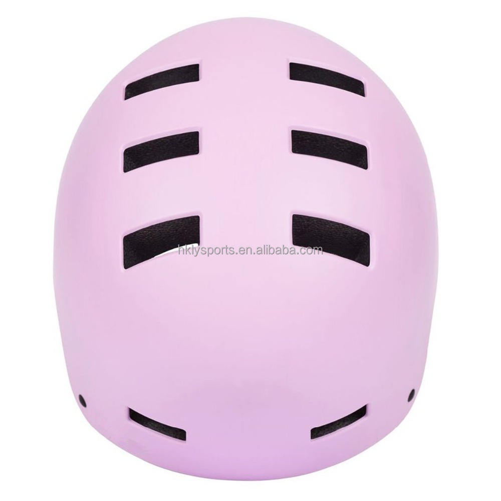 Casques de patins à roulettes OEM respirants pour femmes classiques de style européen à vendre