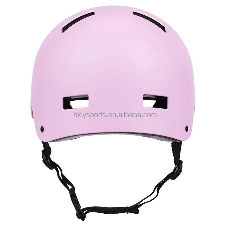 Casques de patins à roulettes OEM respirants pour femmes classiques de style européen à vendre
