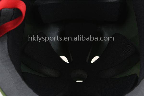 Casques de sécurité de kayak de rafting d'eau de canoë d'ABS de casque de sport aquatique de la CE