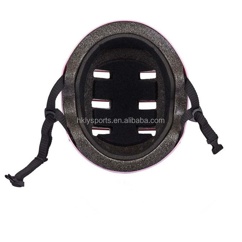 Casques de patins à roulettes OEM respirants pour femmes classiques de style européen à vendre