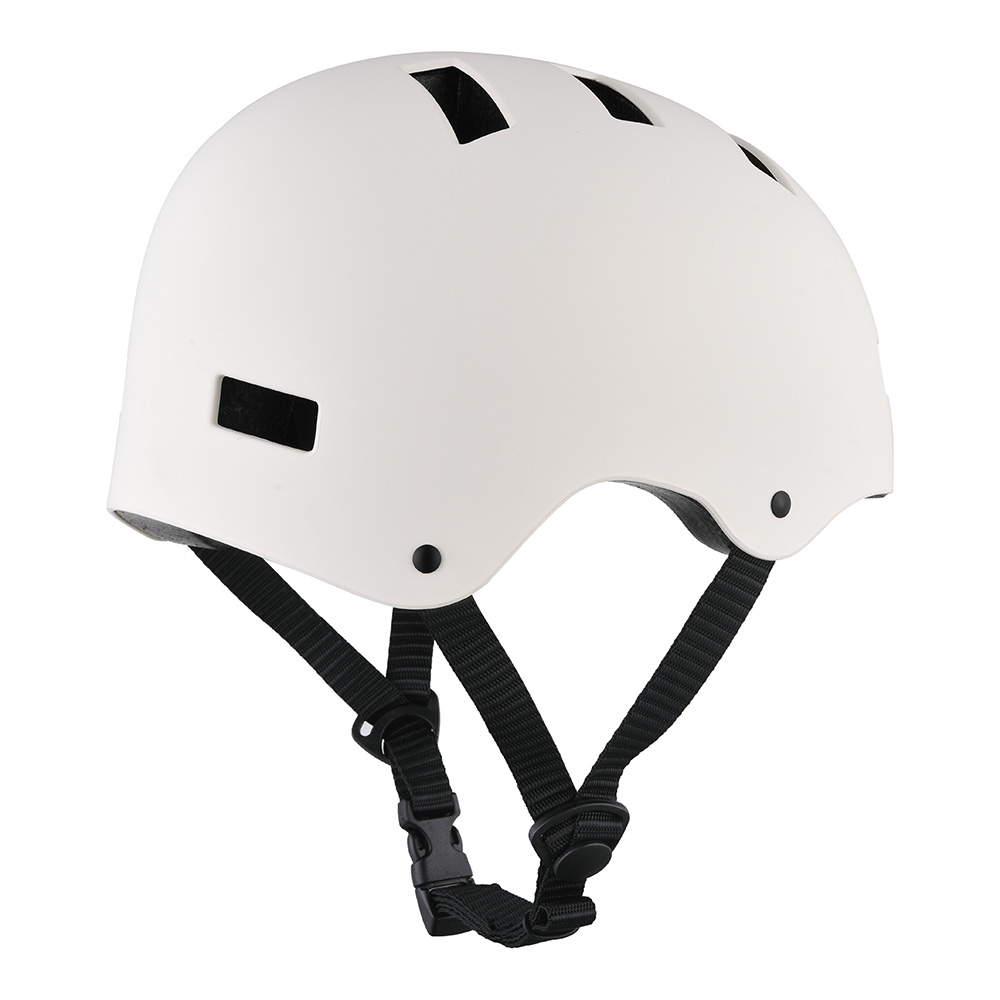 Casque de skate moulé