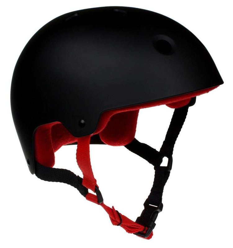 Conception de casque de skate noir classique avec casque de skateboard doublure anti-transpiration