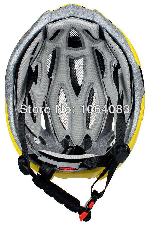 Casque de route léger moulé en polycarbonate