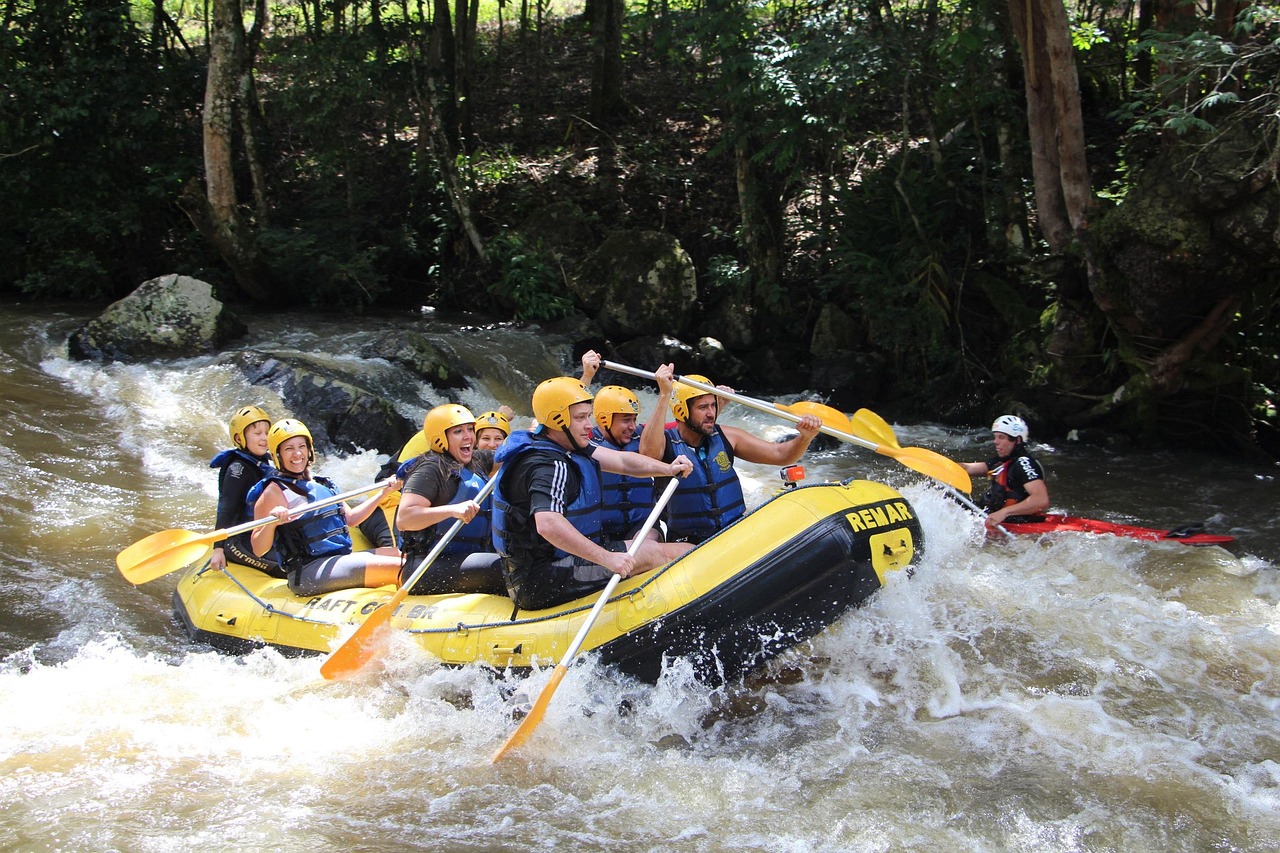 Casque de rafting en eau vive